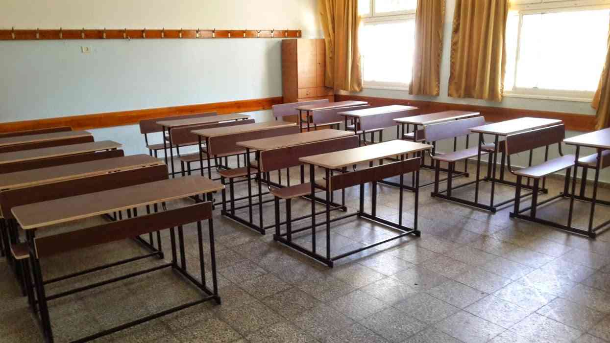 تصنيع 20 ألف مقعد مدرسي في المدارس المهنية