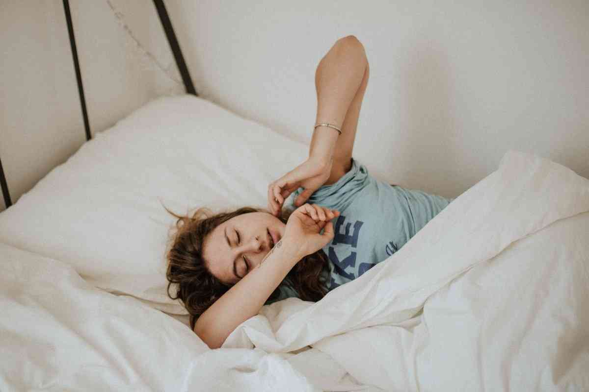 8 علامات تدل على أنك لا تنام كفاية