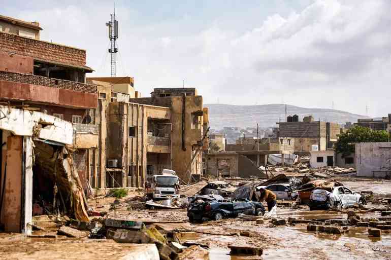 تقديرات بمقتل وفقدان الآلاف جراء السيول في ليبيا