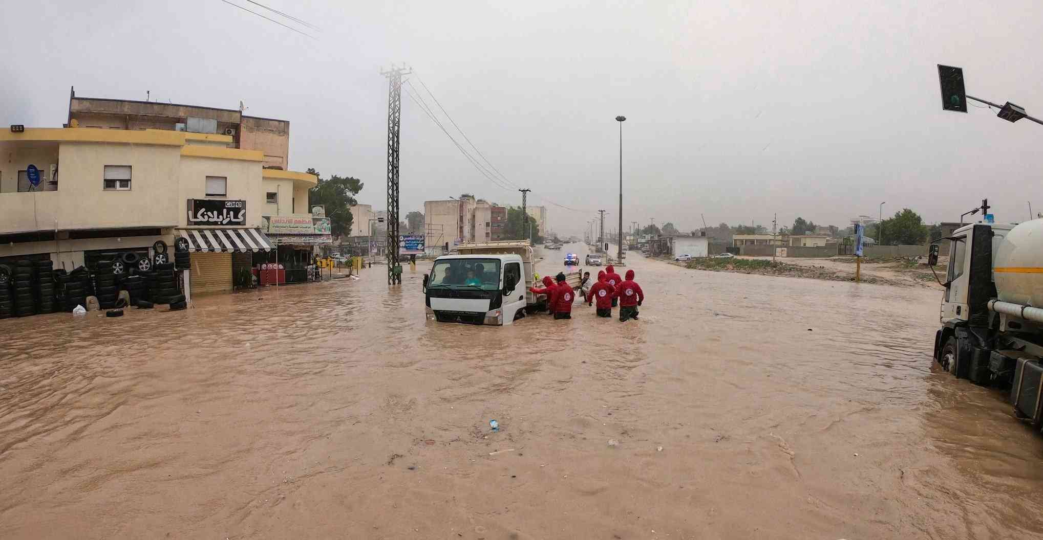 ليبيا: 5200 قتيل و10 آلاف مفقود في إعصار دانيال