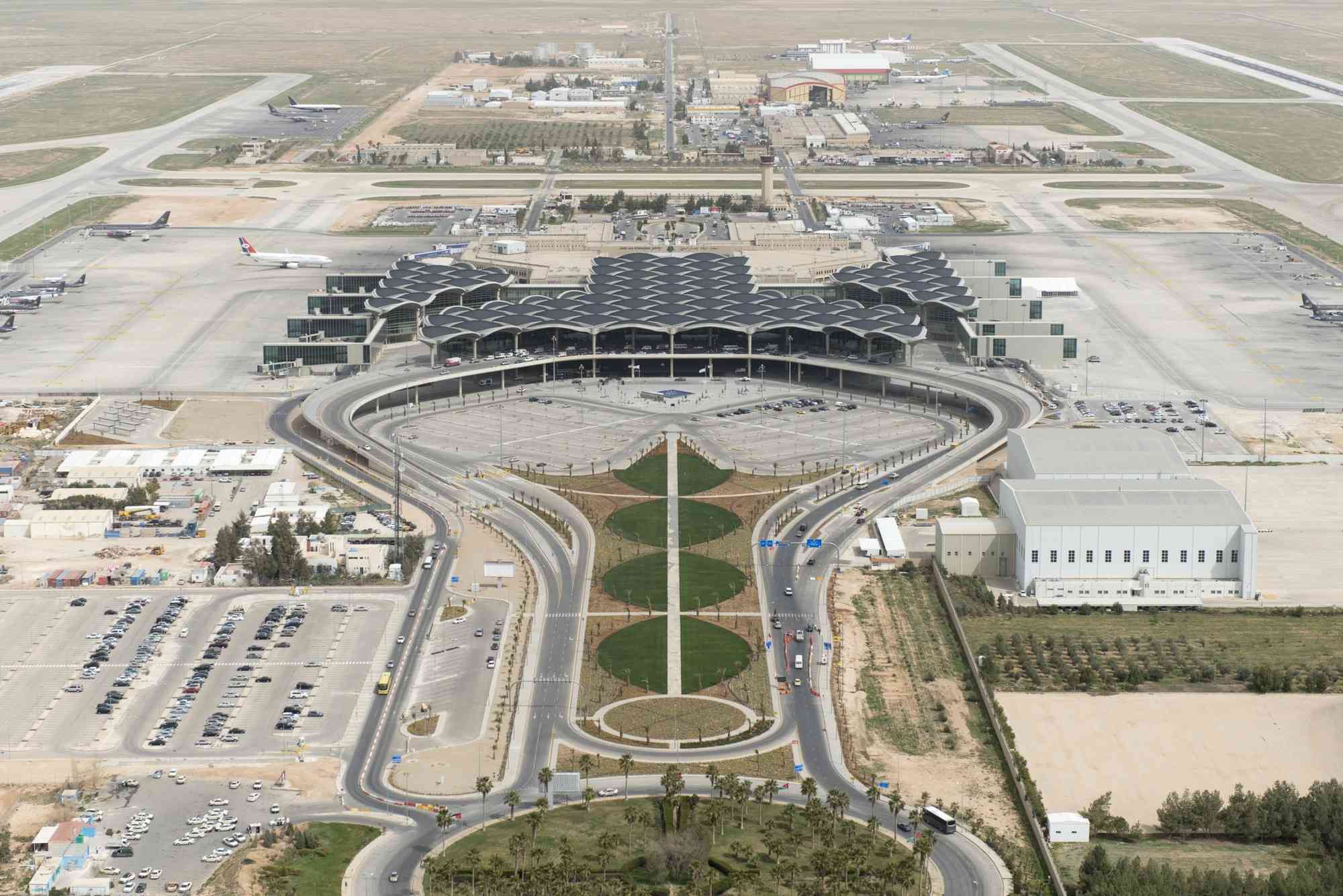 مطار الملكة علياء يستقبل أكثر من مليون مسافر الشهر الماضي