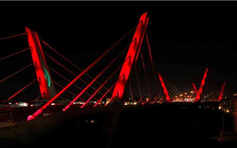 أعمال صيانة وتحديث كامل لإنارة جسر عبدون