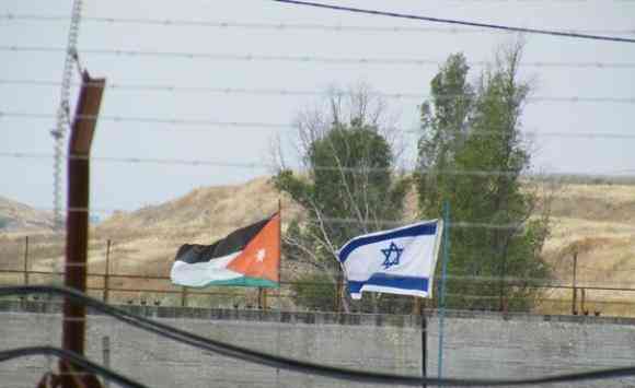 نتنياهو يتجه لبناء جدار لإغلاق الحدود مع الأردن لهذا السبب