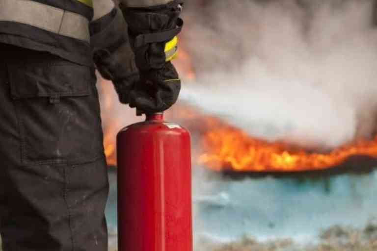 87 حادث حريق خلال 24 ساعة في المملكة