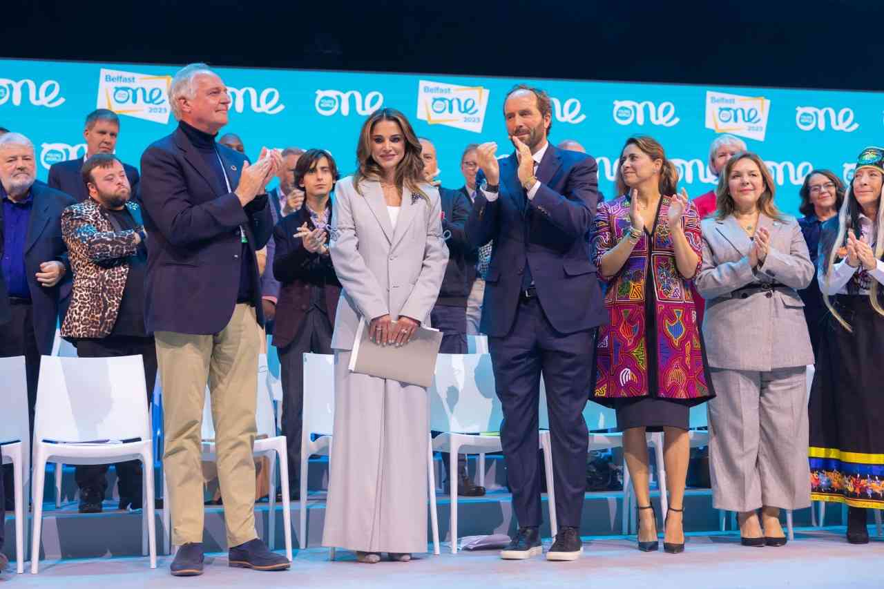 الملكة رانيا تشارك في قمة “عالم شاب واحد” بإيرلندا الشمالية