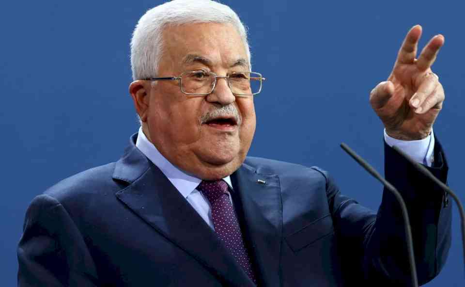 عباس يؤكد حق الشعب الفلسطيني في الدفاع عن نفسه