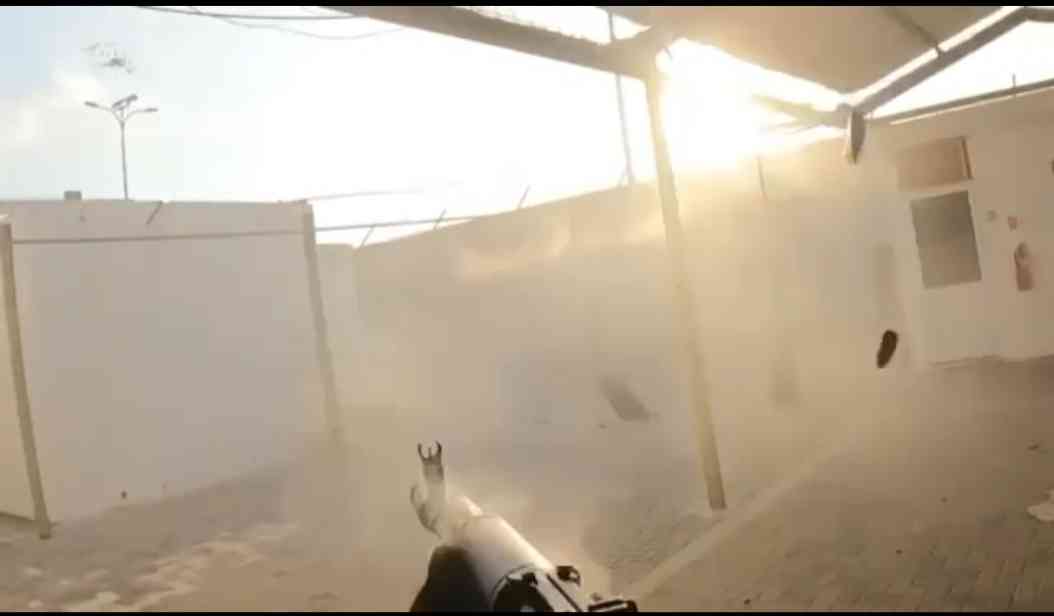 شاهد بالفيديو.. تصفية جندي اسرائيلي من نقطة صفر في غلاف غزة