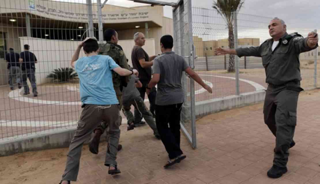 عدد المستوطنين الذين تم إخلائهم من غلاف غزة