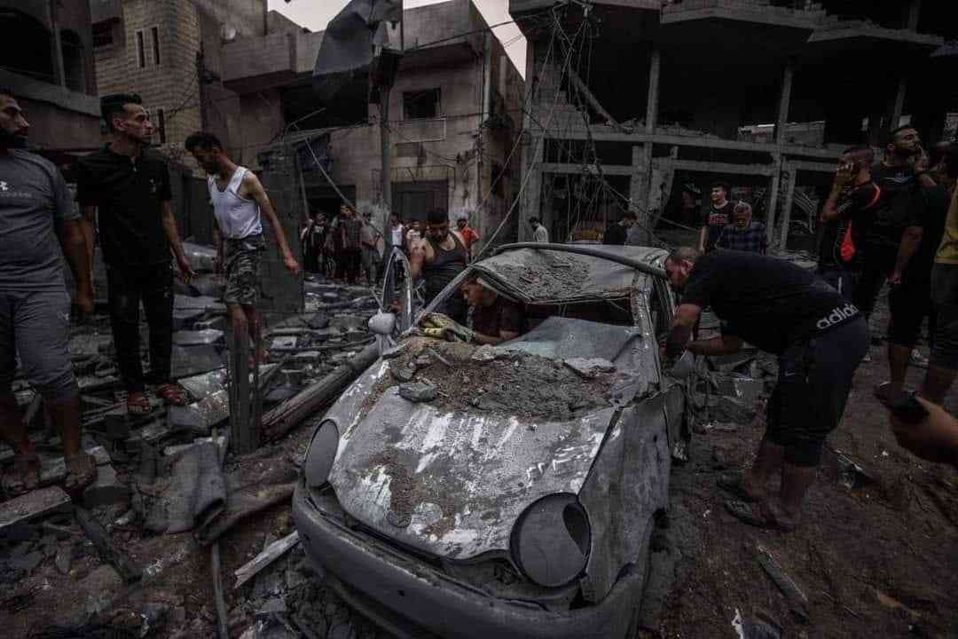 غزة: ارتقاء 9 فلسطينيين واستهداف مركبة إسعاف