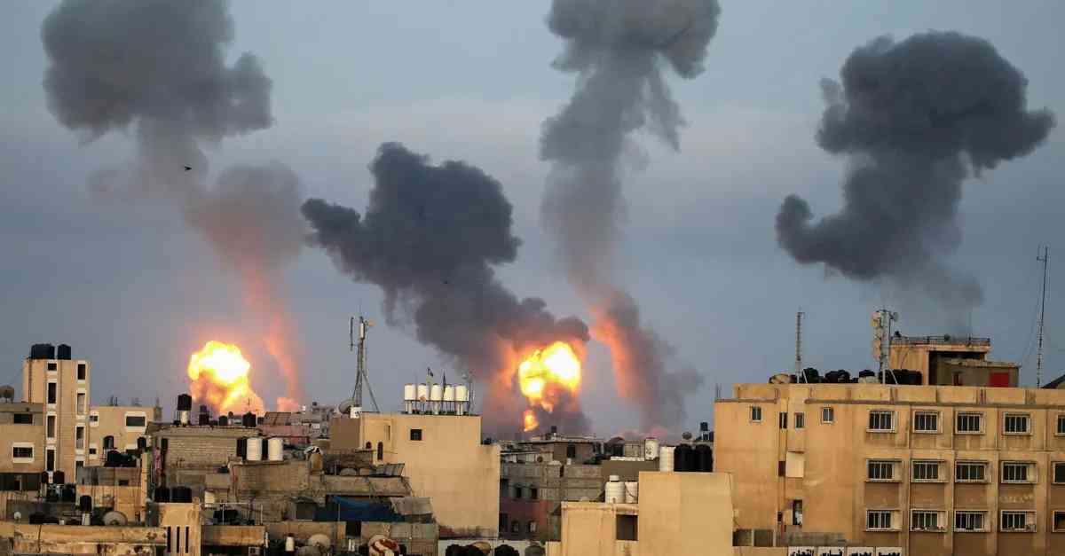 الاحتلال يقصف غزة بأسلحة محرمة دوليا (فيديو)