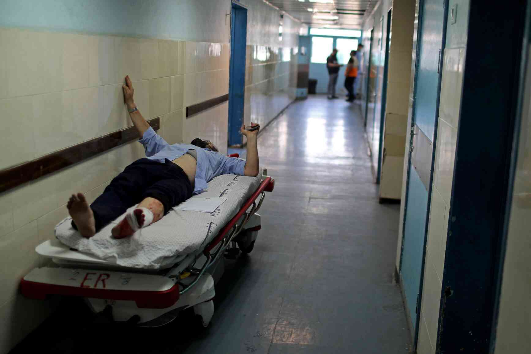 استنفاد أسرة المستشفيات في غزة