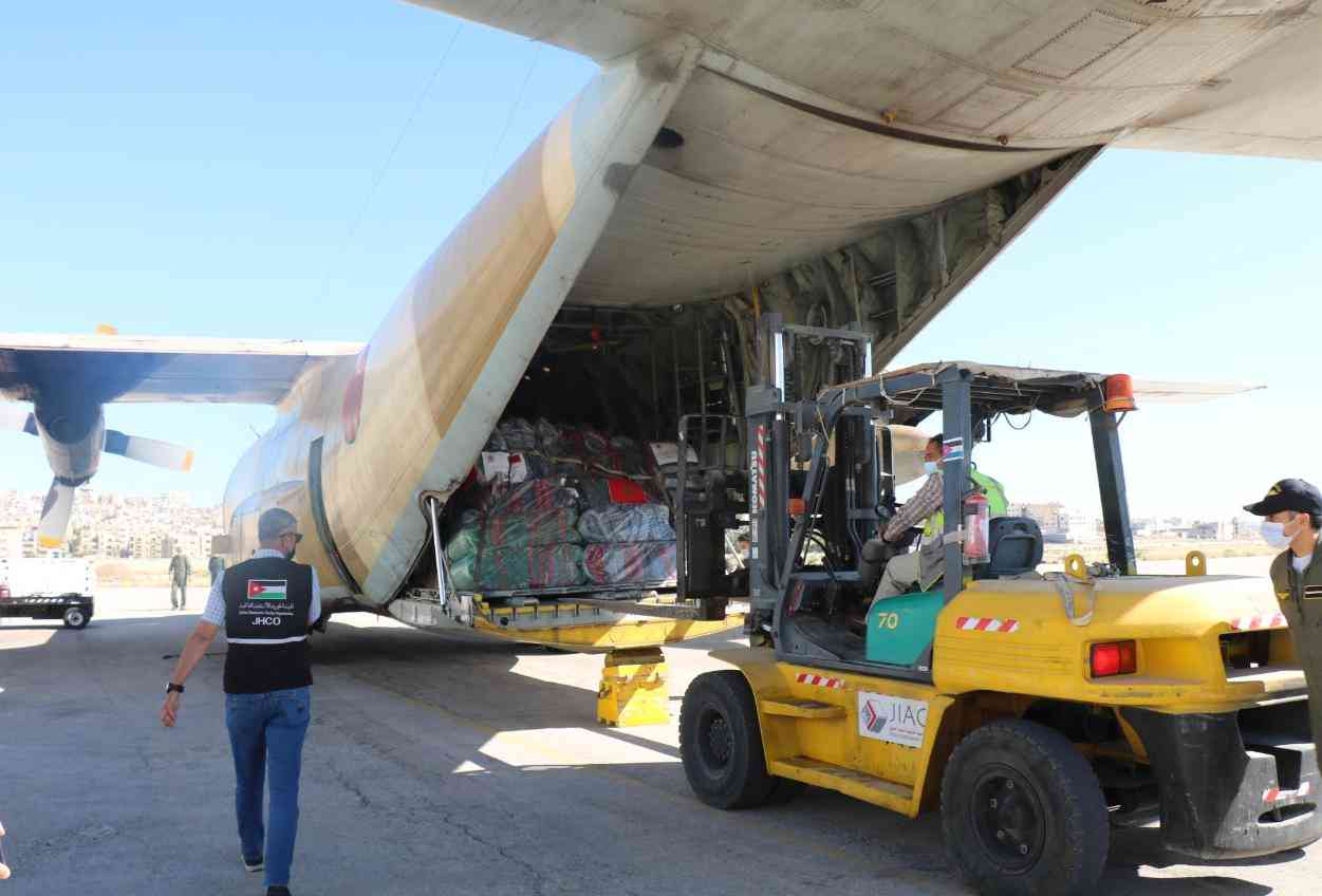 الأردن يرسل أولى طائرات المساعدات إلى غزة