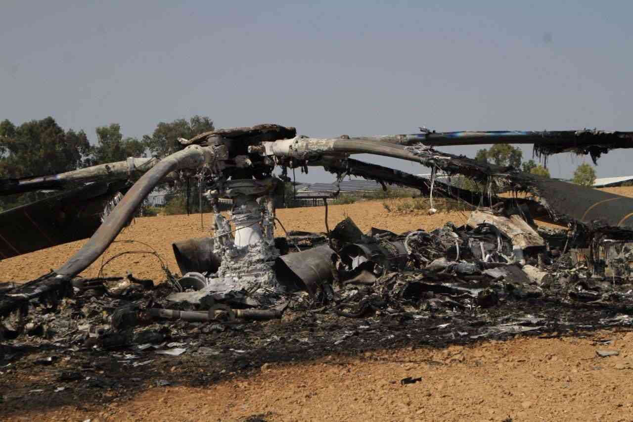 طائرة إسرائيلية احترقت بقذائف القسام.. صور