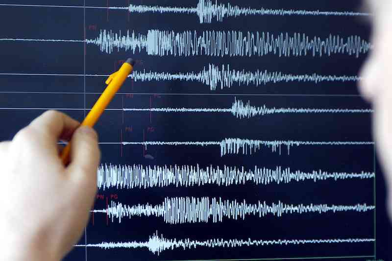 زلزال يضرب جنوب غربي إيران