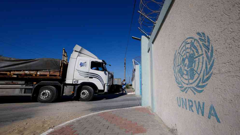 الأونروا تعلق على دخول شاحنات وقود إلى غزة