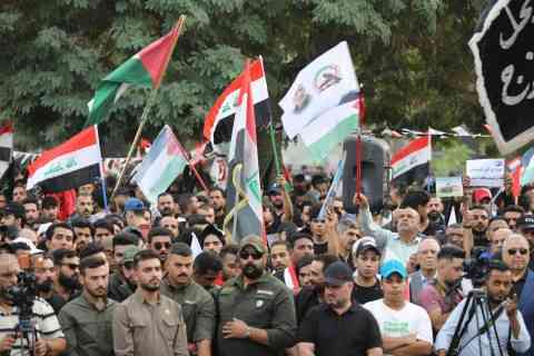 حشد كبير من العراقيين على الحدود الأردنية.. وهذه مطالبهم
