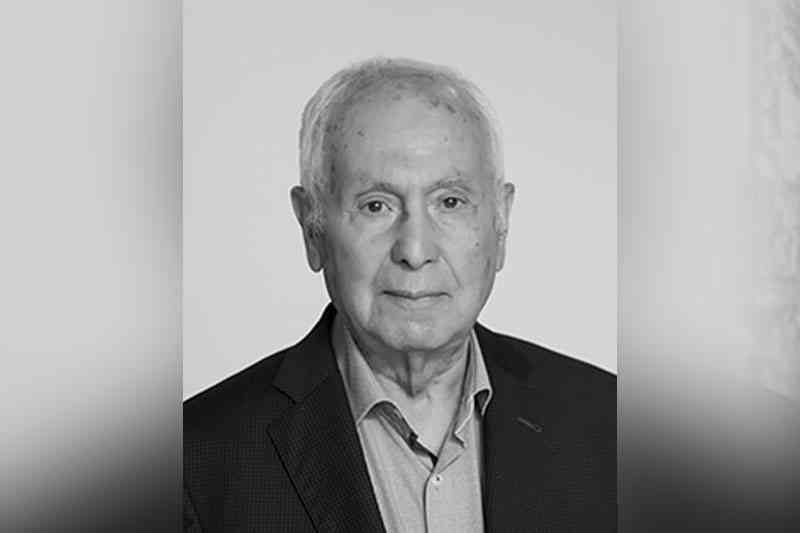 وفاة نقيب الصيادلة السابق الدكتور تيسير الحمصي
