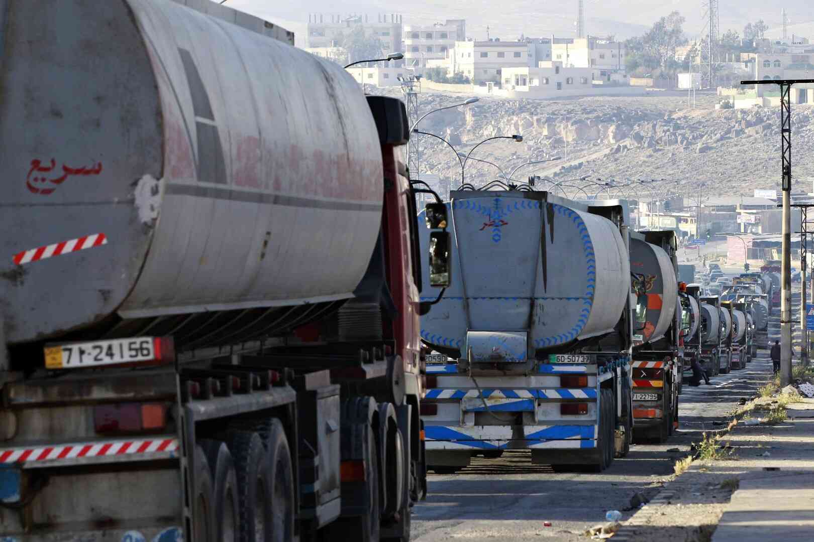 الحكومة تعلن دخول كامل صهاريج النفط العراقي إلى المملكة
