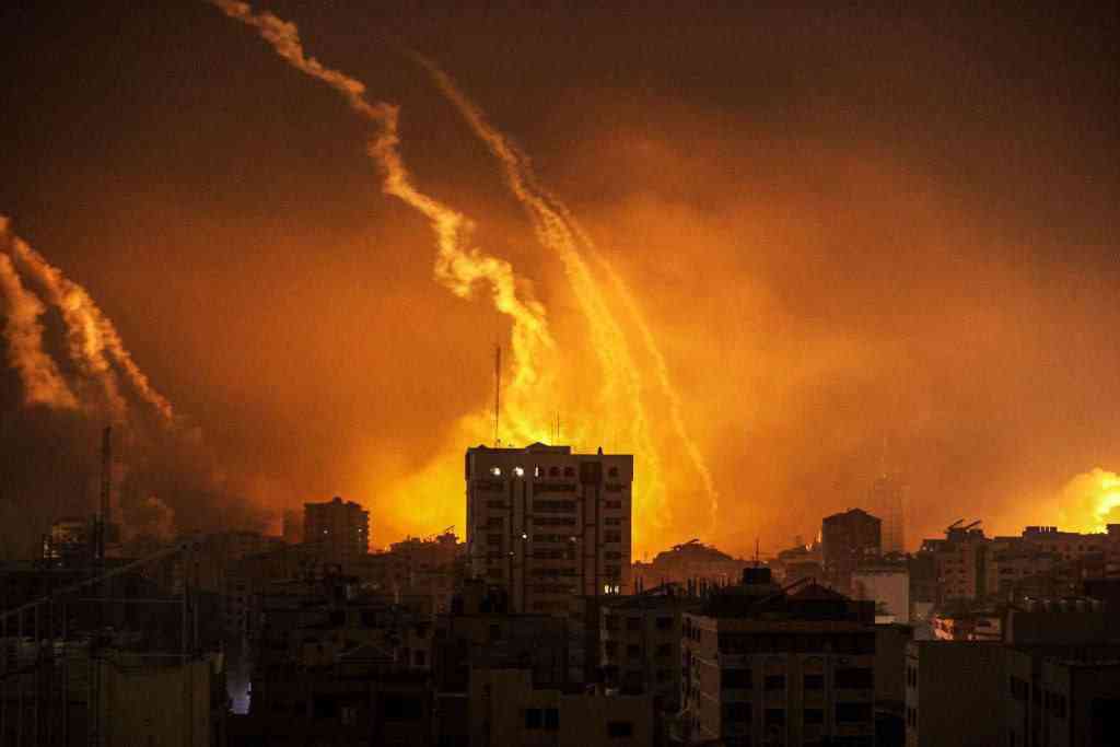 وزير فلسطيني يكشف مدة إعادة الاتصالات لغزة