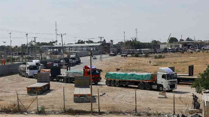 عبور دفعة مساعدات جديدة إلى غزة