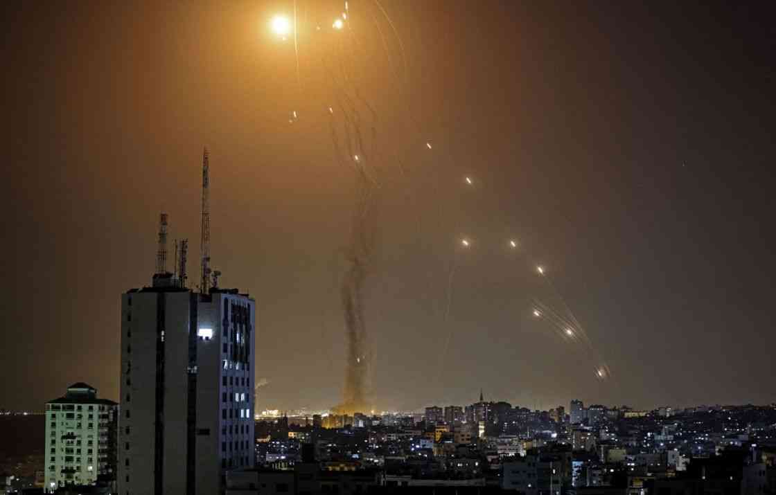 القسام تدك تل أبيب بالصواريخ.. شاهد الفيديو