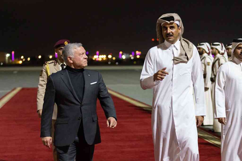 الملك خلال لقائه أمير قطر: يدعو المجتمع الدولي للقيام بواجبه لوقف النار في غزة