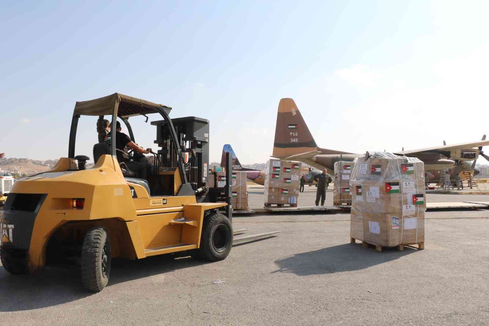 الأردن يرسل طائرة مساعدات إغاثية جديدة إلى أهلنا في غزة