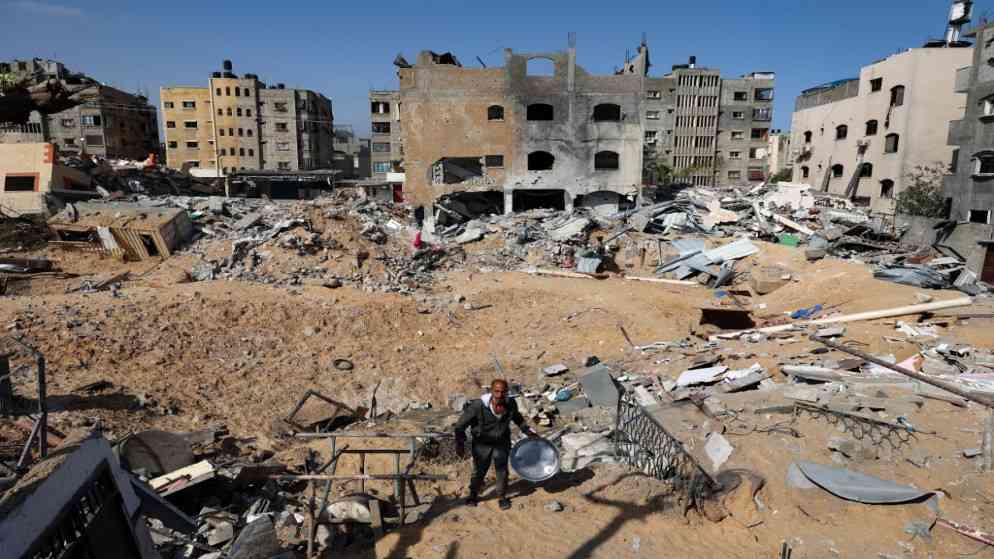 7 شهداء بعد استهداف مقبرة في غزة