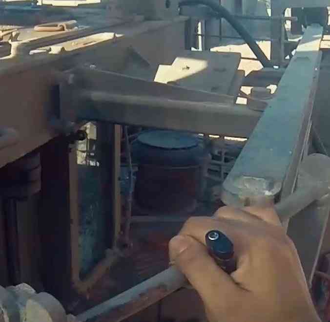 قداحة احرقت دبابات الاحتلال.. رمز جديد لأسلحة المقاومة (فيديو)