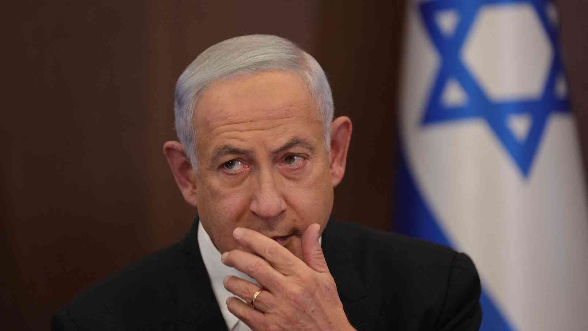 نتنياهو يواجه هجوماً شرساً من مسؤولين إسرائيليين سابقين
