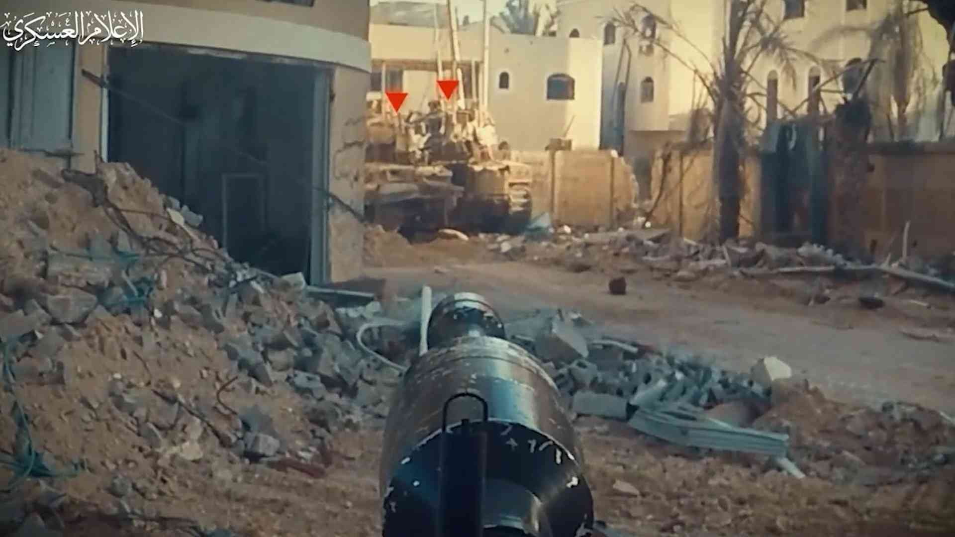 17 دبابة حتى الساعة 9.. القسام تصحو مبكرا للعمل (فيديو)