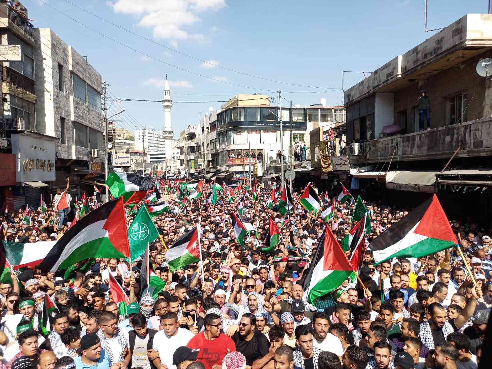 بيان من حماس لجميع العرب والمسلمين وأحرار العالم