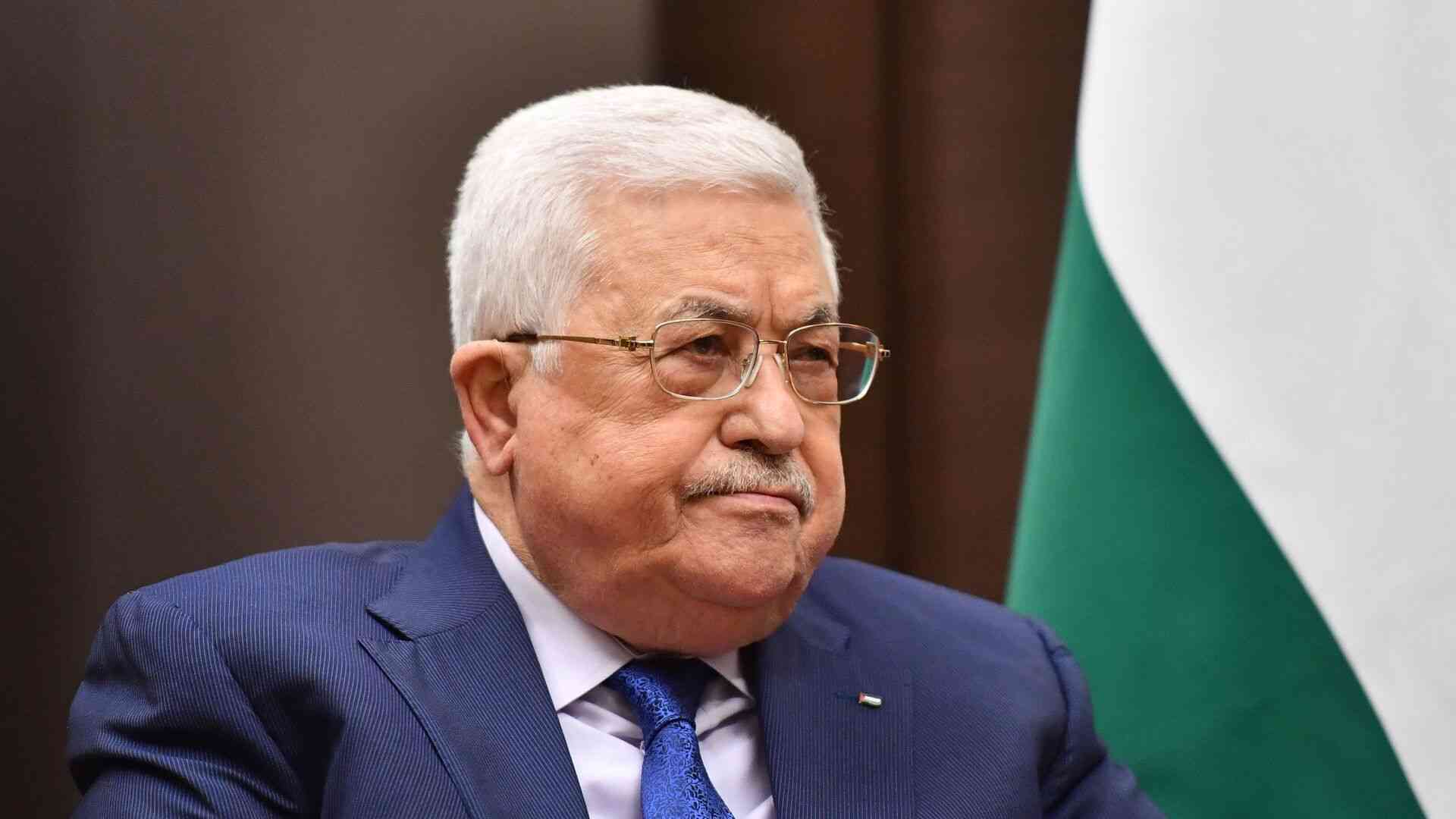 عباس يهيب بالشعب الفلسطيني ألا ينجر إلى هذا الأمر