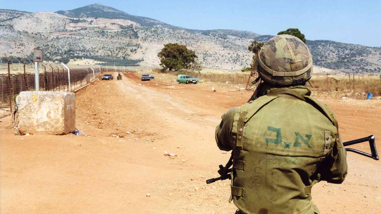 محلل عسكري إسرائيلي: خياران أمامنا الانسحاب أو الموت المذل