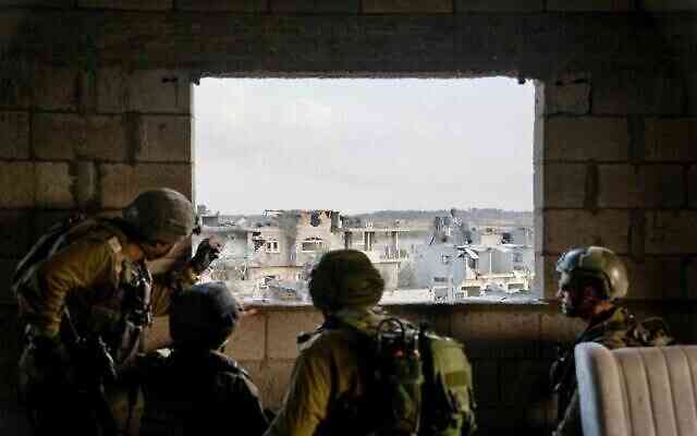 محلل إسرائيلي يعلنها مصدوما: هذا حال جنودنا في شوارع غزة