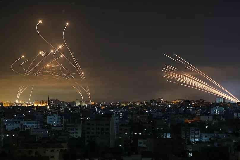 القسام تضرب وتدك شمال حيفا (فيديو)