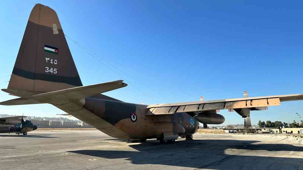 الأردن يرسل طائرة مساعدات جديدة تحمل معونات غذائية إلى غزة