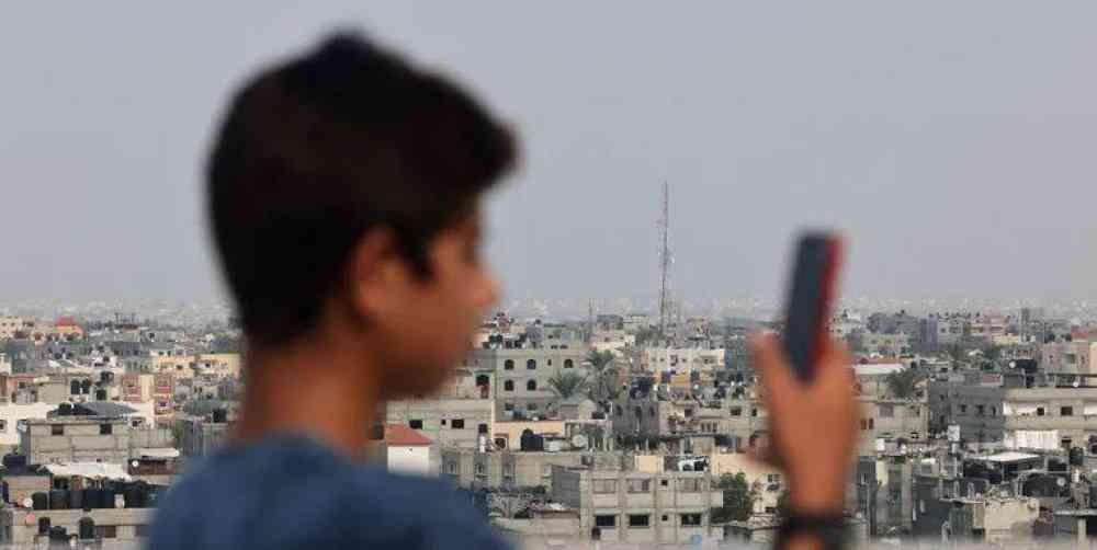 انقطاع كامل في خدمات الاتصالات والإنترنت في غزة