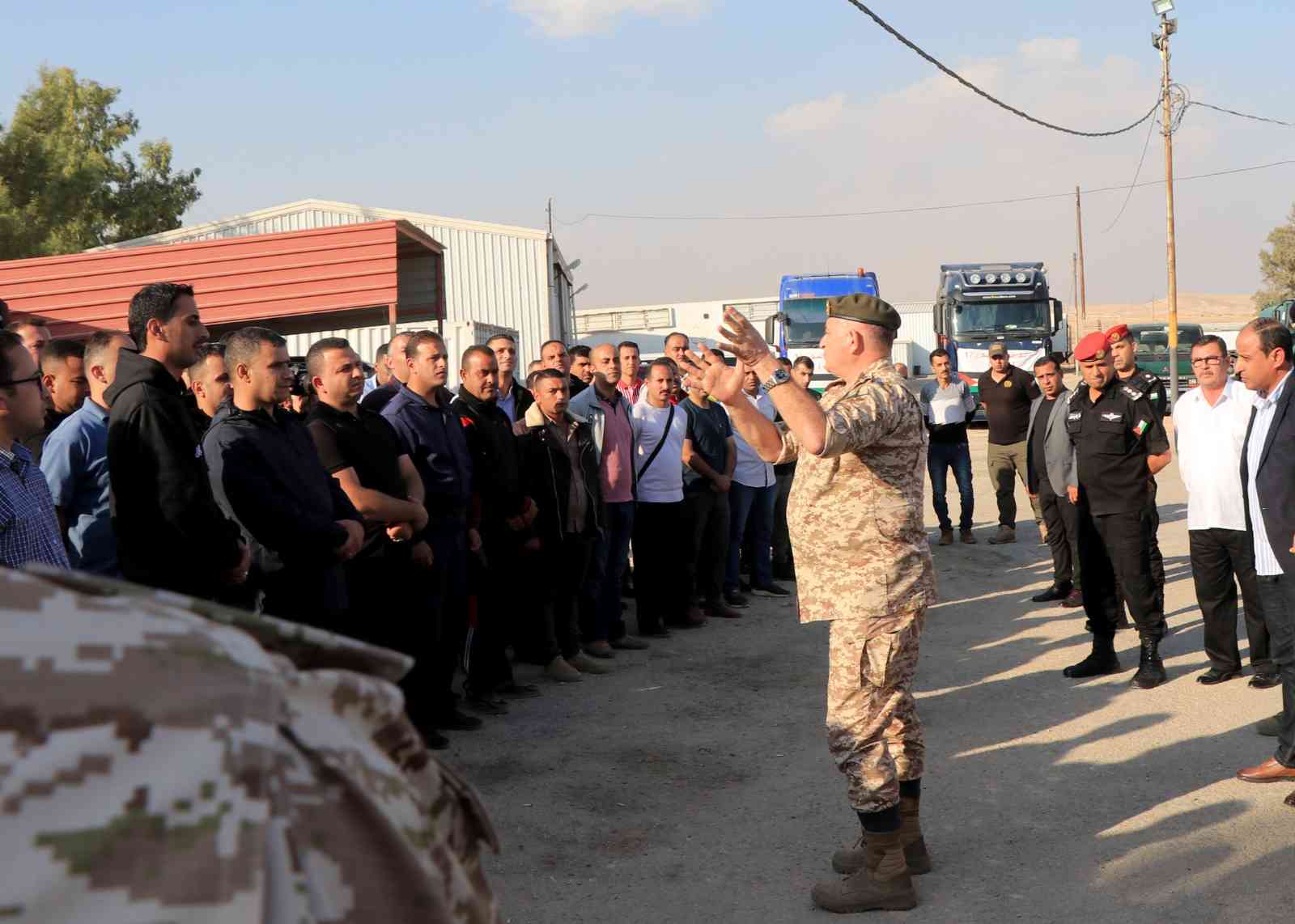 الجيش يرسل مستشفى ميدانياً إلى نابلس (صور)