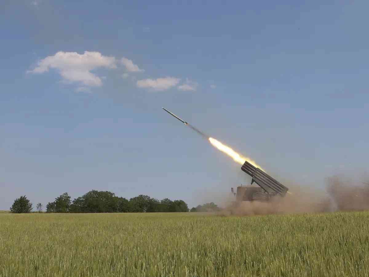 حرب الشمال تشتعل.. 3 مسيّرات وصواريخ ثقيلة (فيديو)