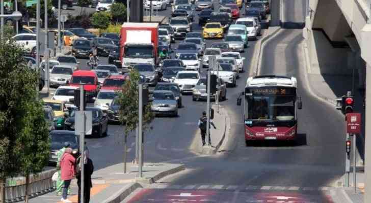 استياء حكومي لتأخر مشروع الباص السريع (عمان - الزرقاء)