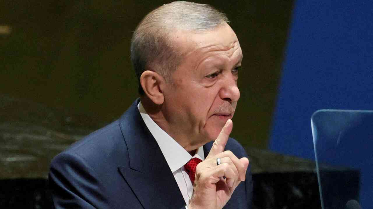 وزير إسرائيلي يسخر من أردوغان: استقبل الباقين