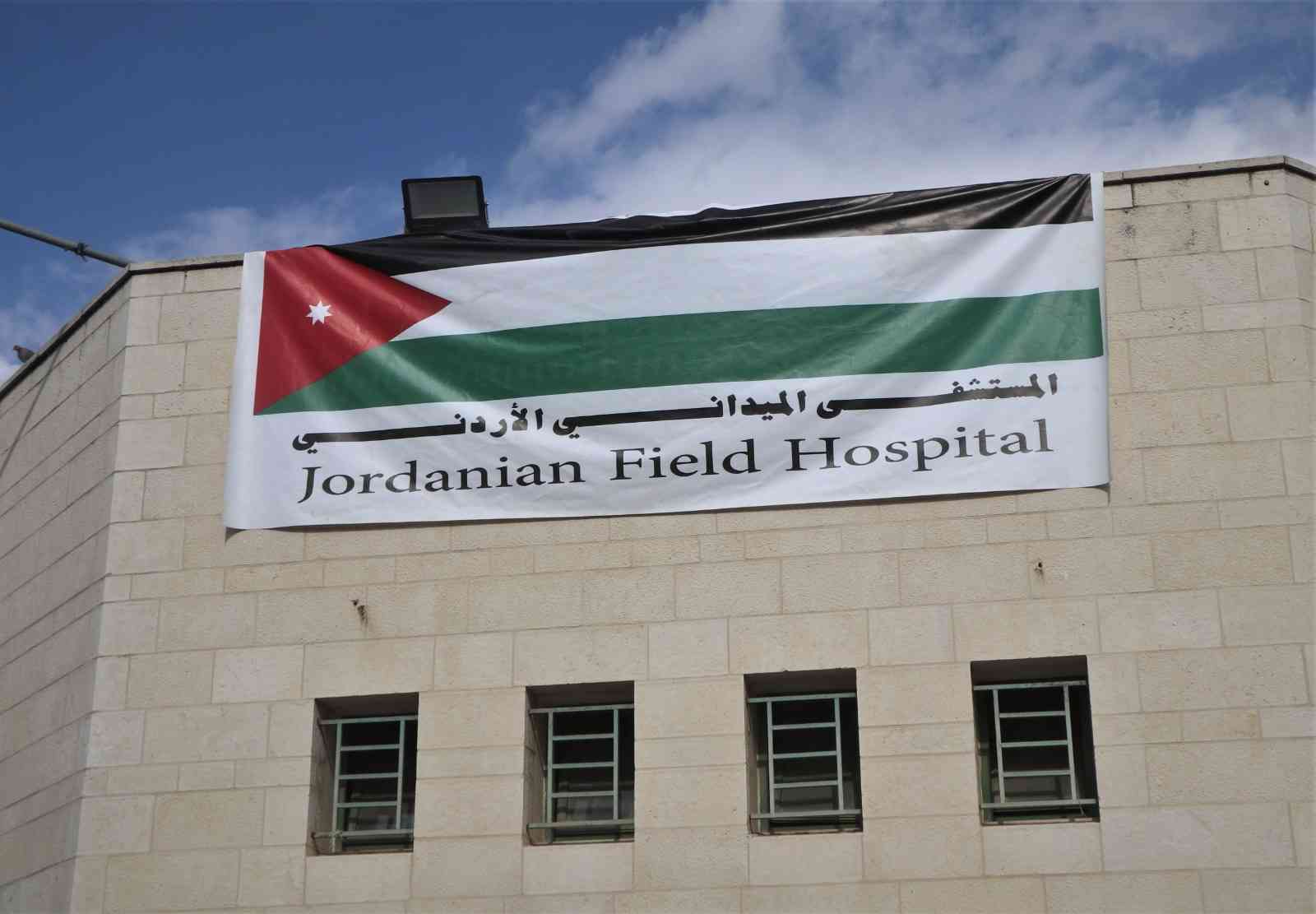 مئات العمليات يوميا في المستشفى الميداني بخانيونس