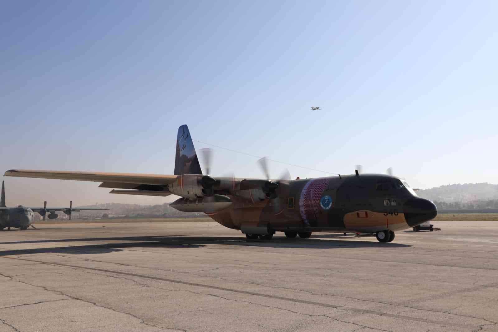 الجيش العربي يرسل طائرة مساعدات إغاثية إلى القطاع (صور)