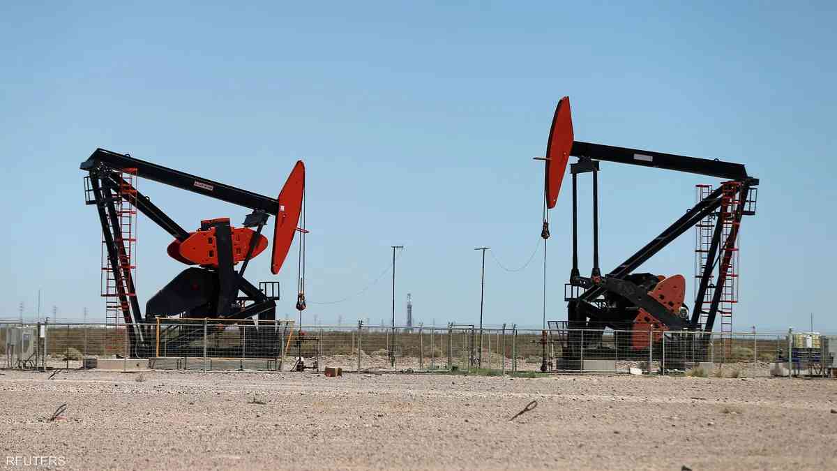 أسعار النفط تهبط