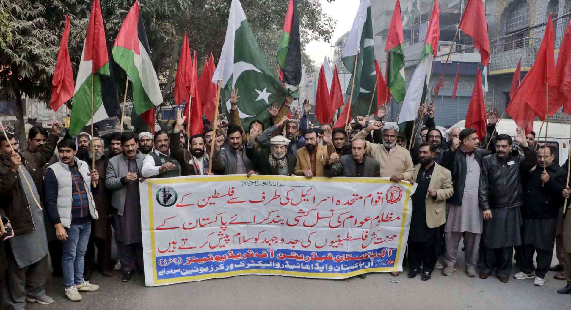 باكستان تحظر الاحتفالات برأس السنة تضامنا مع فلسطين