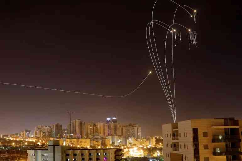 مع أول دقيقة من 2024.. وابل من الصواريخ القسامية يضرب إسرائيل (فيديو)