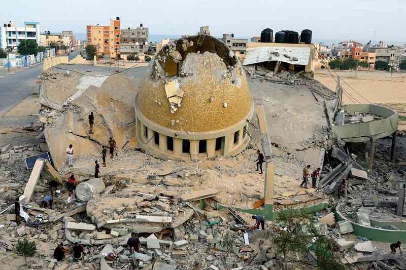 تدمير 380 مسجدا و3 كنائس في القطاع