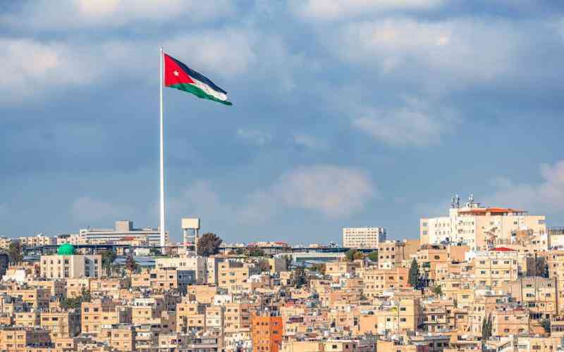 هل الرحلات الجوية بين عمان وتل أبيب متوقفة؟