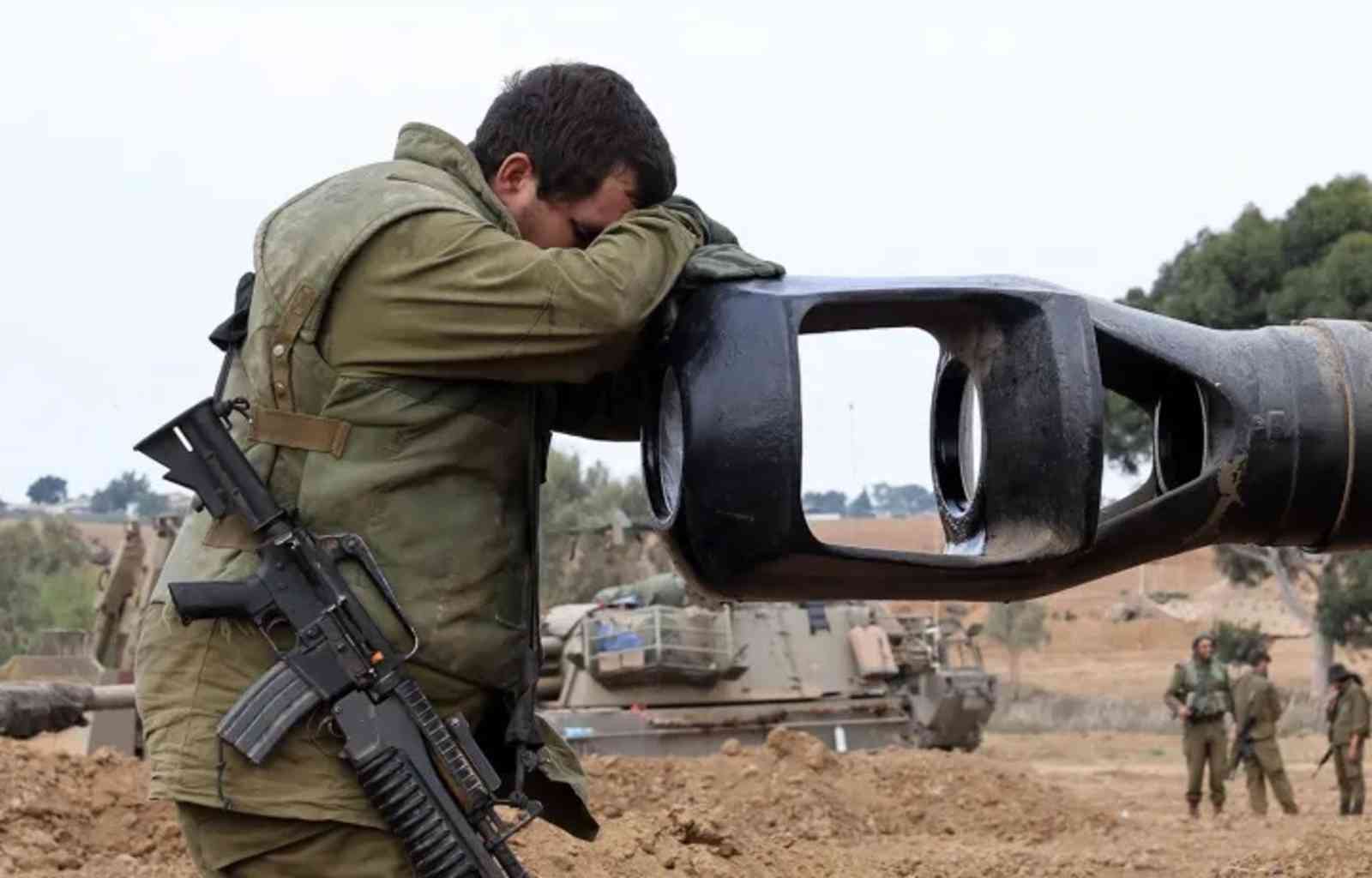 أنباء عن مقتل 23 جنديا إسرائيليا وفقدان 8 آخرين في خان يونس